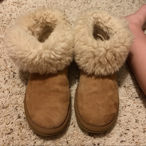 UGG Bailey Button Boot - Picture 2 of 5